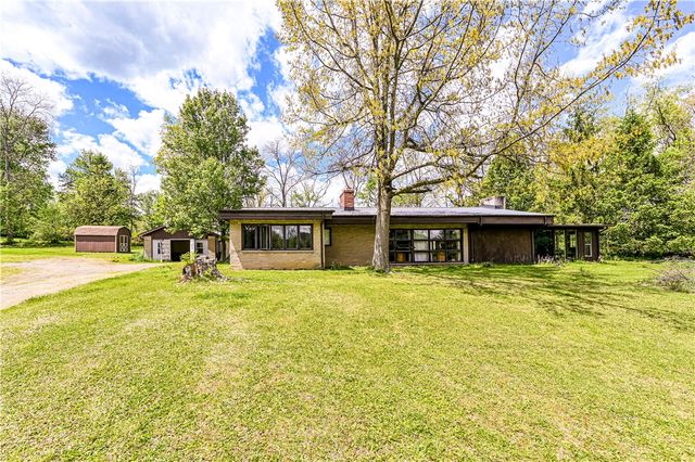 324 Fenfield Dr, Unity Twp, PA 15650