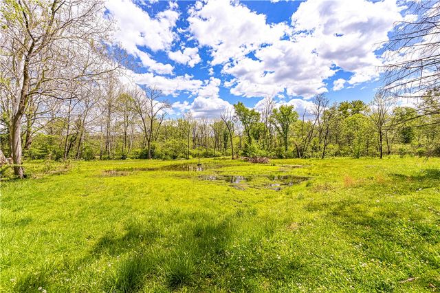 324 Fenfield Dr, Unity Twp, PA 15650