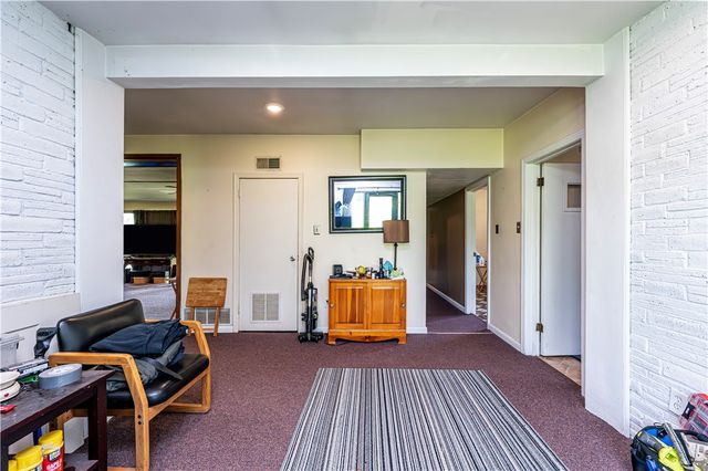 324 Fenfield Dr, Unity Twp, PA 15650