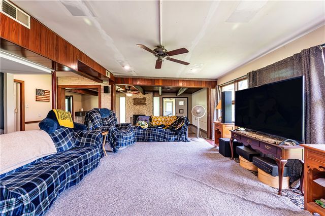 324 Fenfield Dr, Unity Twp, PA 15650