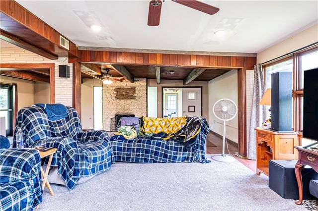 324 Fenfield Dr, Unity Twp, PA 15650