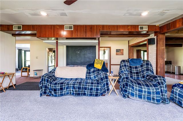 324 Fenfield Dr, Unity Twp, PA 15650