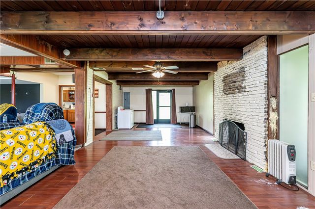 324 Fenfield Dr, Unity Twp, PA 15650