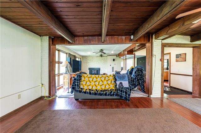 324 Fenfield Dr, Unity Twp, PA 15650