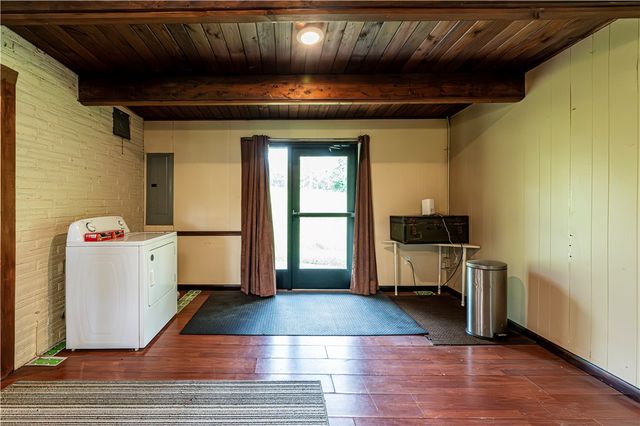 324 Fenfield Dr, Unity Twp, PA 15650