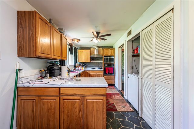 324 Fenfield Dr, Unity Twp, PA 15650