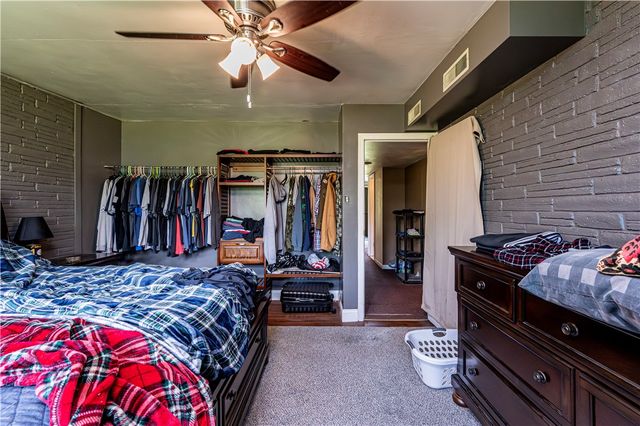 324 Fenfield Dr, Unity Twp, PA 15650
