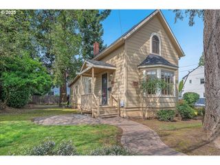 2425 Ne 32ND Pl, Portland, OR 97212