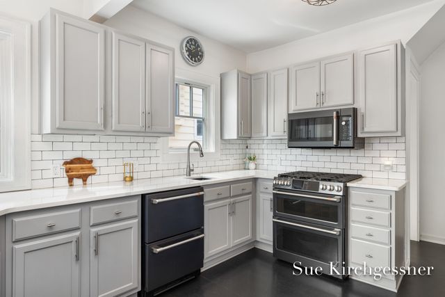 674 Lovett Avenue Se, East Grand Rapids, MI 49506