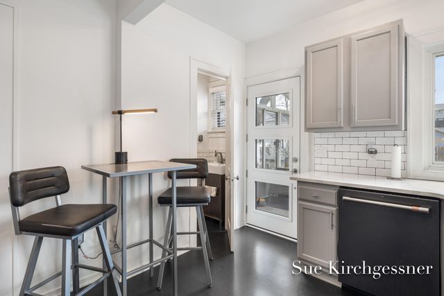 674 Lovett Avenue Se, East Grand Rapids, MI 49506