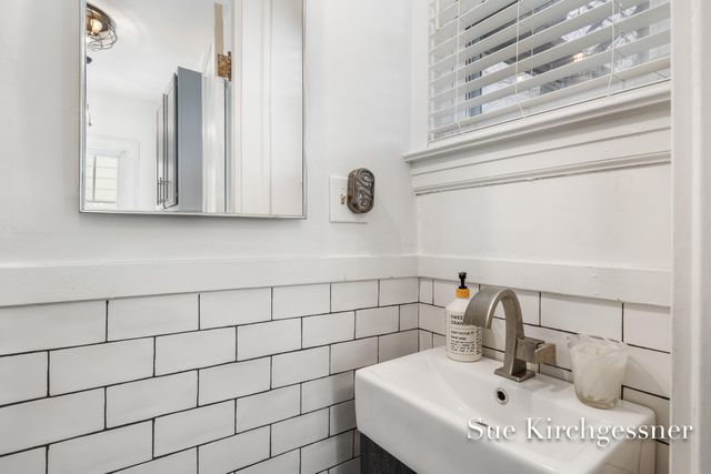 674 Lovett Avenue Se, East Grand Rapids, MI 49506