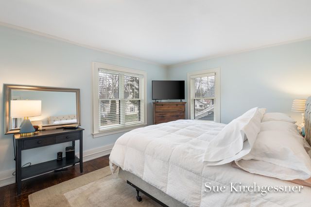 674 Lovett Avenue Se, East Grand Rapids, MI 49506