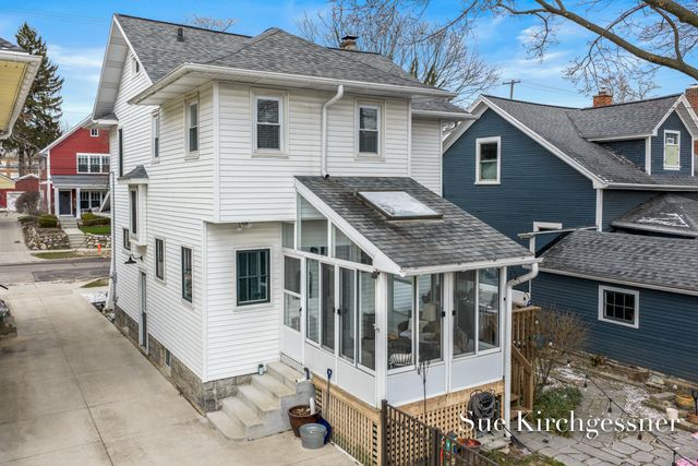 674 Lovett Avenue Se, East Grand Rapids, MI 49506
