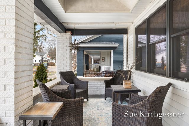 674 Lovett Avenue Se, East Grand Rapids, MI 49506