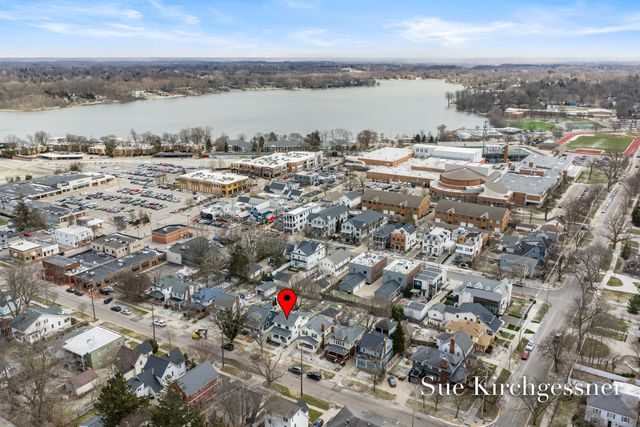 674 Lovett Avenue Se, East Grand Rapids, MI 49506