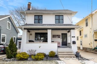 674 Lovett Avenue Se, East Grand Rapids, MI 49506