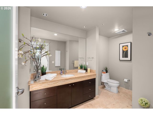 1930 S RIVER Dr W605, Portland, OR 97201