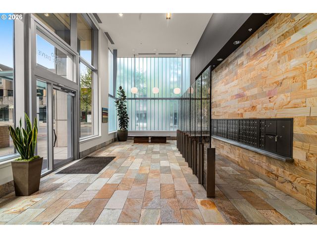 1930 S RIVER Dr W605, Portland, OR 97201