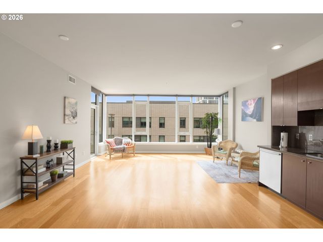 1930 S RIVER Dr W605, Portland, OR 97201