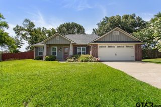 106 Bristol Cir, Chandler, TX 75758