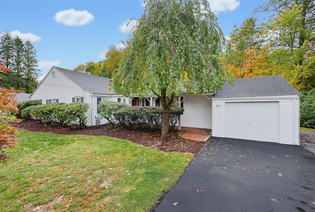 486 Belknap Rd, Framingham, MA 01701