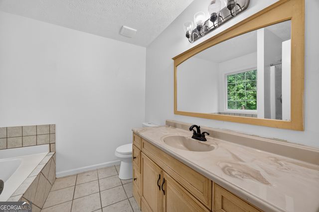 1902 Woods Court, Riverdale, GA 30296