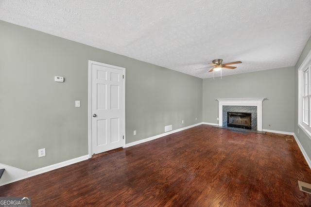 1902 Woods Court, Riverdale, GA 30296