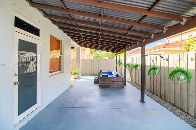 2120 NE 37th Rd, Homestead, FL 33033