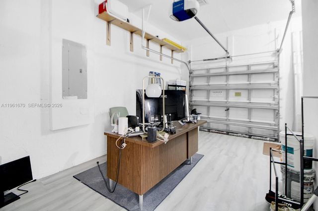 2120 NE 37th Rd, Homestead, FL 33033