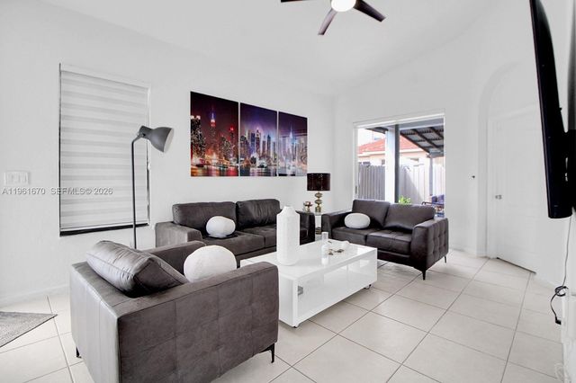 2120 NE 37th Rd, Homestead, FL 33033