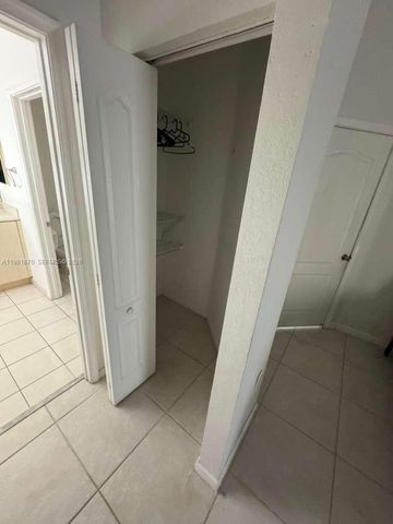 2120 NE 37th Rd, Homestead, FL 33033