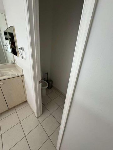 2120 NE 37th Rd, Homestead, FL 33033