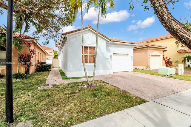2120 NE 37th Rd, Homestead, FL 33033