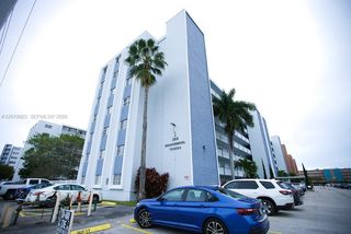 300 NE 12th Avenue 703, Hallandale Beach, FL 33009