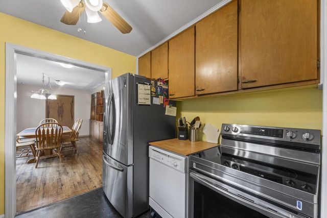 251 S Main STREET, Dousman, WI 53118