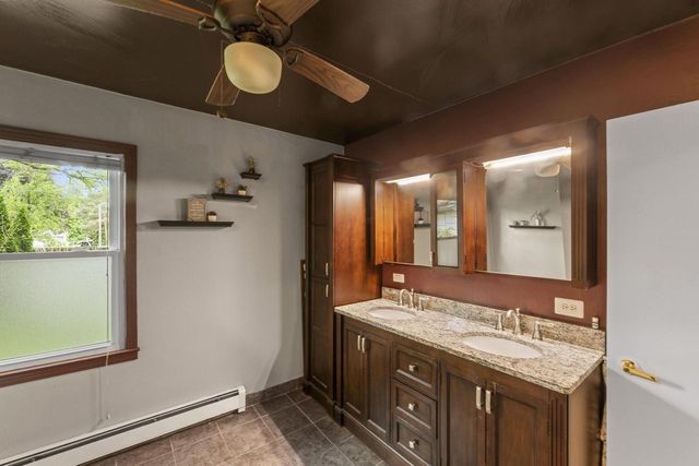 251 S Main STREET, Dousman, WI 53118