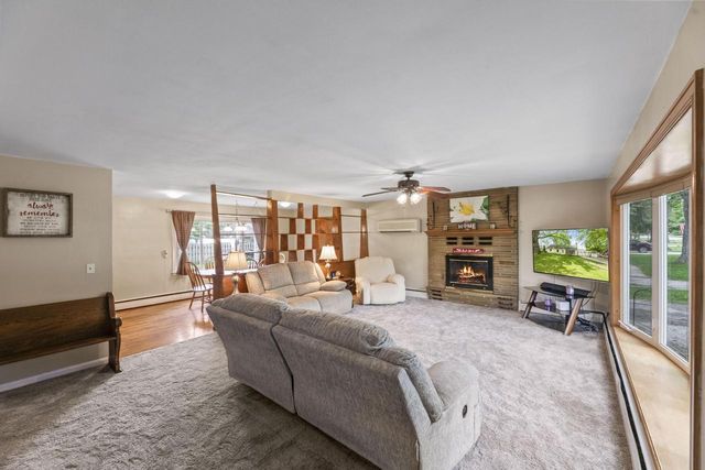 251 S Main STREET, Dousman, WI 53118
