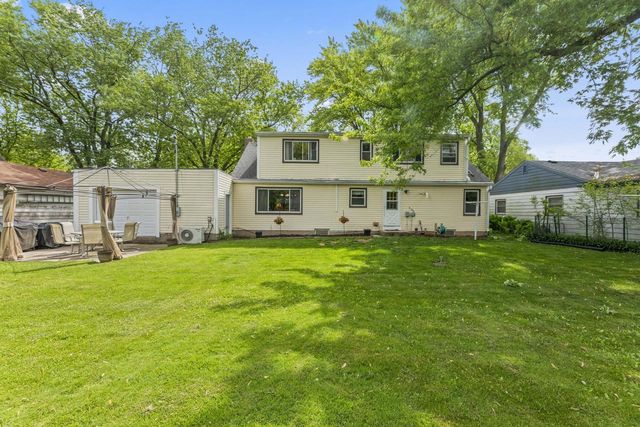 251 S Main STREET, Dousman, WI 53118