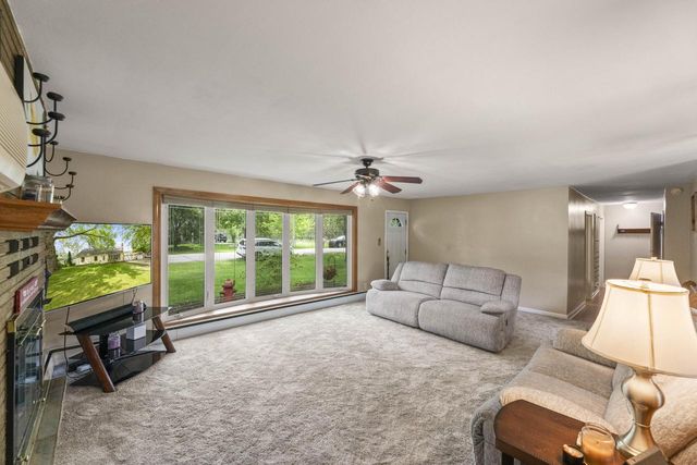 251 S Main STREET, Dousman, WI 53118
