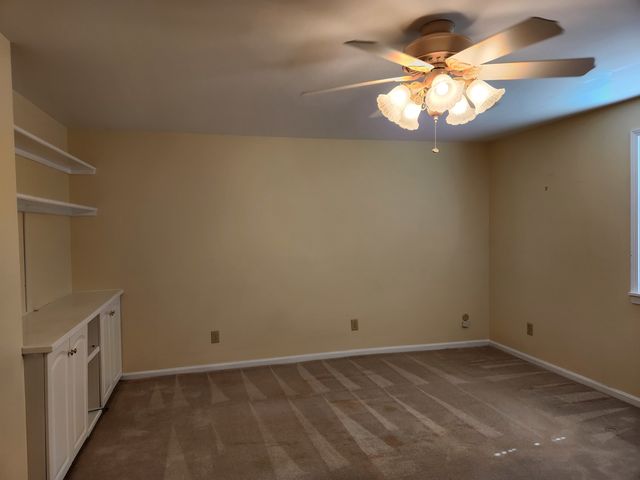 1050 S Nelson Avenue 4, Kankakee, IL 60901