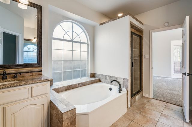 5012 Marineway Drive, Fort Worth, TX 76135