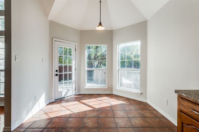 5012 Marineway Drive, Fort Worth, TX 76135