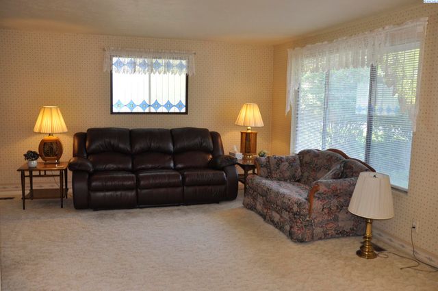 1025 NE Creston, Pullman, WA 99163