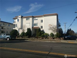11755 Greenwood Avenue N #203, Seattle, WA 98133