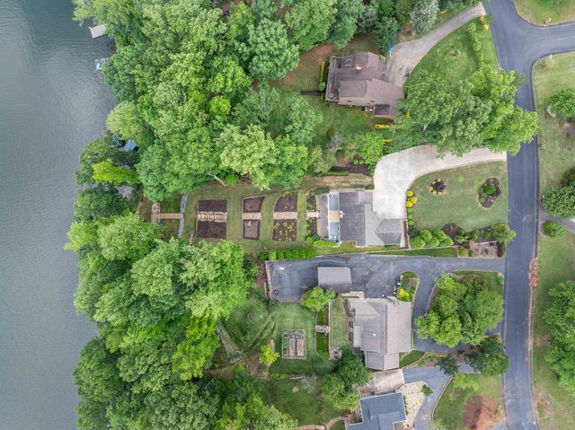 702 Lakewinds Boulevard, Inman, SC 29349