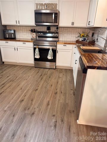 2212 Pinnacle View Drive, Kings Mountain, NC 28086