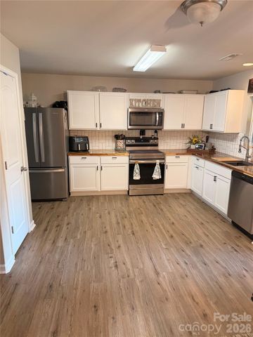 2212 Pinnacle View Drive, Kings Mountain, NC 28086