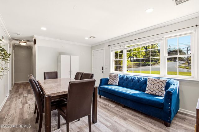 9 Hemlock Court, Jackson, NJ 08527