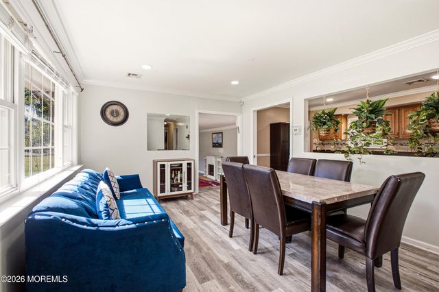 9 Hemlock Court, Jackson, NJ 08527