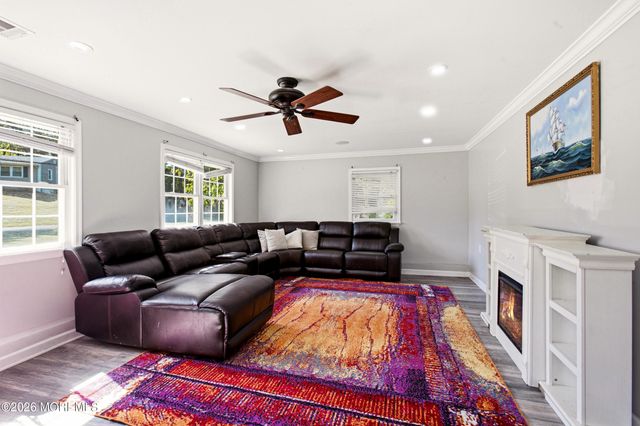 9 Hemlock Court, Jackson, NJ 08527